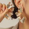 Винтажные серьги-гвоздики с листьями и цветами и металлическими акцентами - Европейский и американский стиль