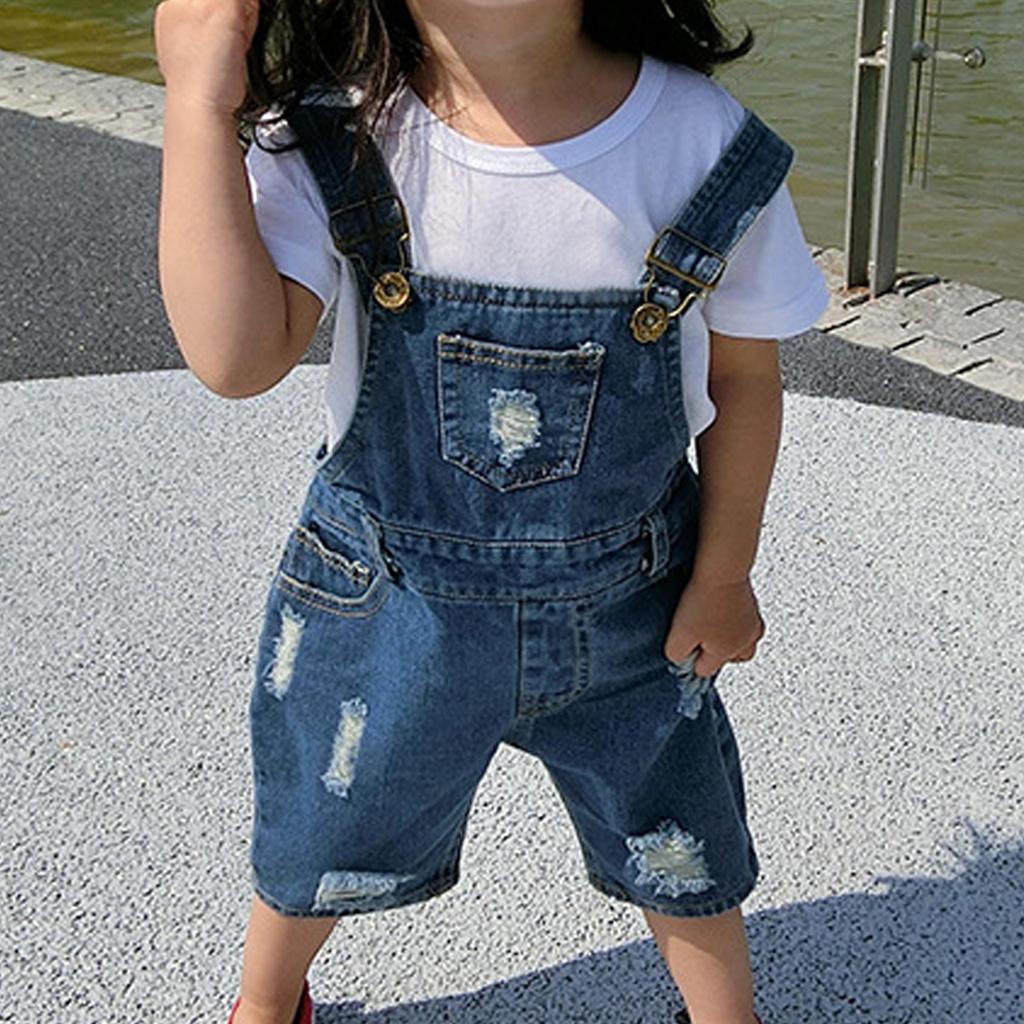 Джинсовые шорты для малышей - регулируемые подтяжки и потертые детали