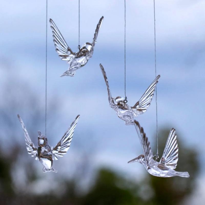 Набор из 4 подвесок в виде птиц из прозрачного акрила в случайном стиле для украшения дома, окон, улицы, сада, праздников и свадеб (Лента в комплекте)