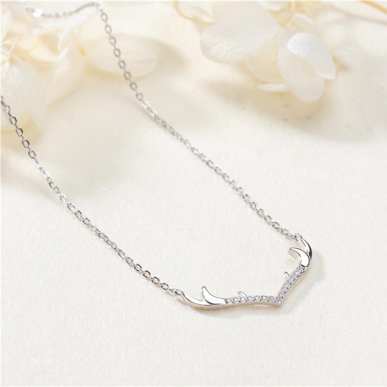 Yilu You Ожерелье для женщин Подвеска в виде маленьких лосиных рогов Цепочка для ключиц Источник