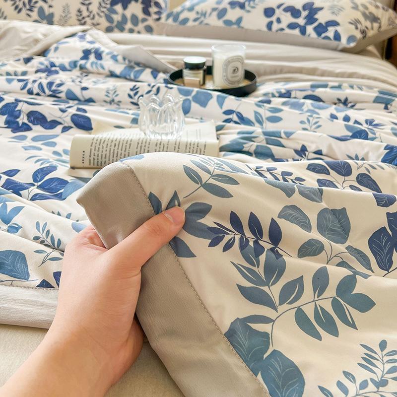 Flower Printed Summer Thin Comforter Comfortable And Breathable Queen/King Size Air-Conditioned Comforter Anti-Mite Summer Quilt