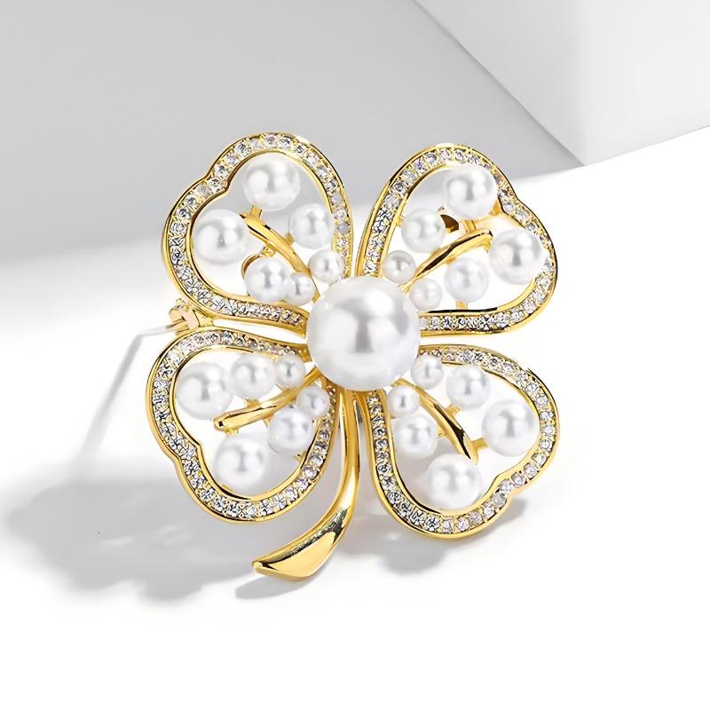 Брошь-клевер с четырьмя лепестками и жемчугом для женщин, элегантная и универсальная, модные и высококлассные аксессуары для одежды