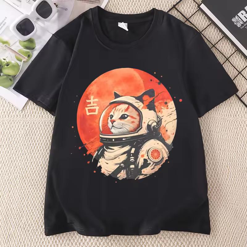 Japanese Space Cat T-Shirt Retro Astronaut Cat Tee Kawaii Kitten Graphic T ShirtsWomen Casual Round Neck Printed Tees
