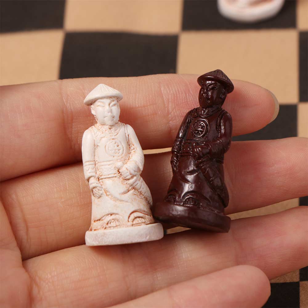 Lifelike Antique Chess Chess Pieces Trumpet Qing Bing Chess Figure  Children Girls Boys