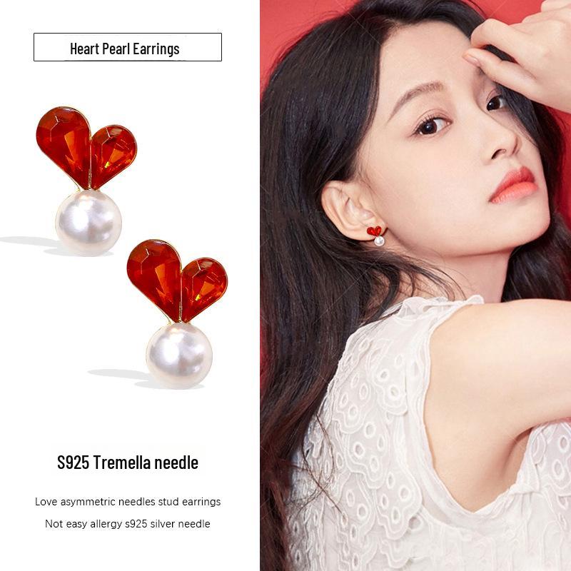 Серьги-подвески в форме сердца из серебра 925 пробы — модные, универсальные и в корейском стиле с акцентами из стразов