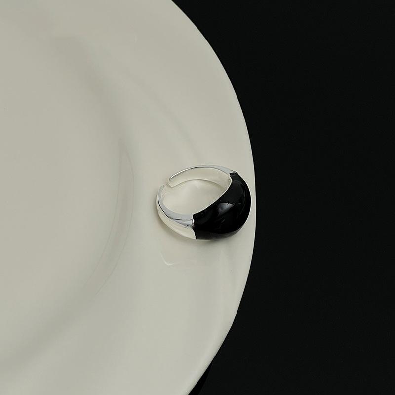 2025 Trend Minimalist Black Enamel Ring Womens Wide Fashion Premium Texture Universal Commuter Adjustable Commuter Finger Ring