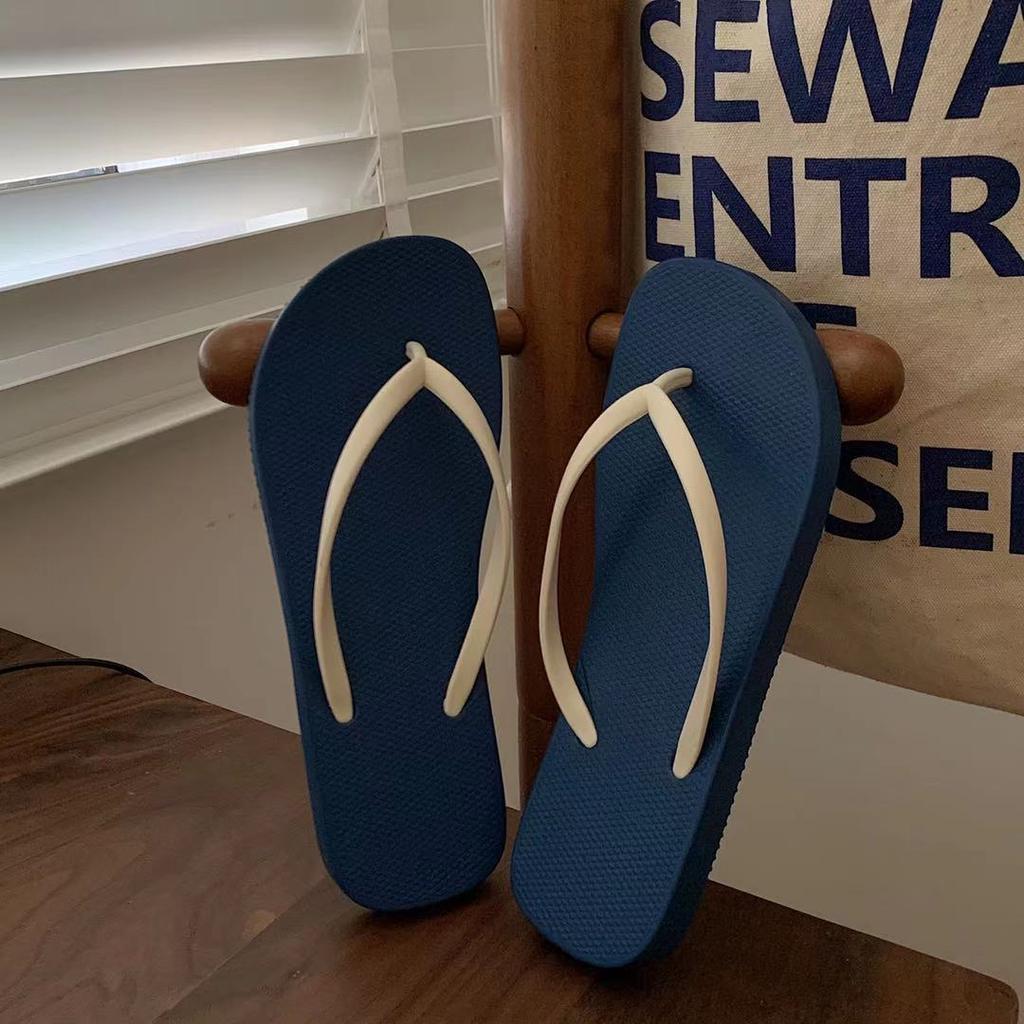 Модные летние новые корейские шлепанцы на плоской подошве для женщин и пар, простые однотонные шлепанцы-пинч для пляжа