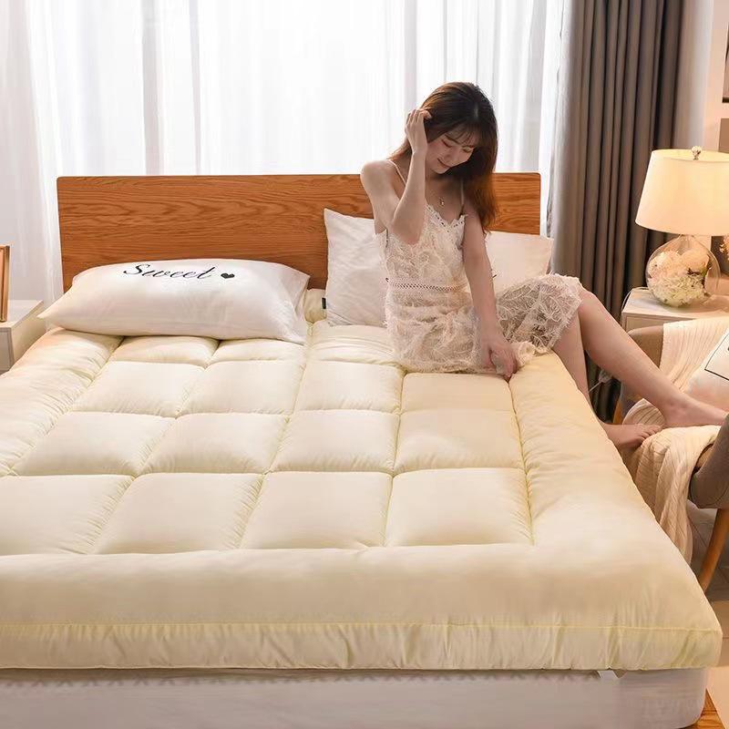 Three-Dimensional Down-Like Mattress Pad - Hotel Quality, Thick, for Dorms, Singles & Doubles, Lamb Wool