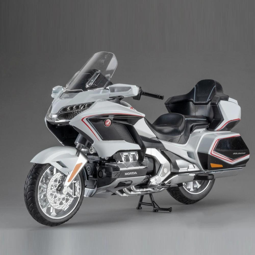 Модель мотоцикла Honda Gold Wing GL800 2021 года в масштабе 1/11, изготовленная из литого металла, со звуком, светом, амортизацией и имитацией мотоцикла.