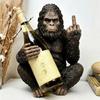 Держатель для винной бутылки в виде гориллы, показывающей средний палец, Забавный держатель для бутылок с алкоголем в виде статуэтки гориллы, Прочный держатель для винной бутылки в виде сасквоча, Рустик