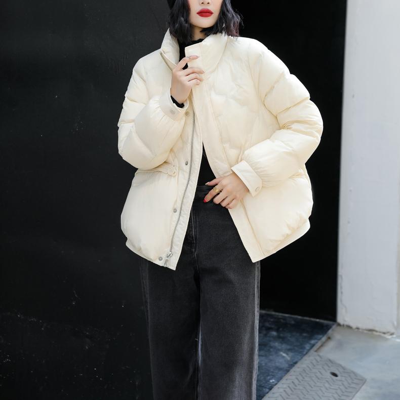 Пуховик женский короткий стиль 2024 новый зимний воротник стойка теплый белый утиный пух