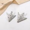 1 Pair Men Women Shirt Collar Clip Retro Hollow Pattern Palace Style Collar Buckle Brooch Neck Clip Outfit Accessories