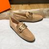 Высококачественная кожаная обувь Металлические цепи Плоская подошва Женские Мулы с круглым носком Весна Осень Однослойные Мокасины Женские Удобные Слипоны Лоферы