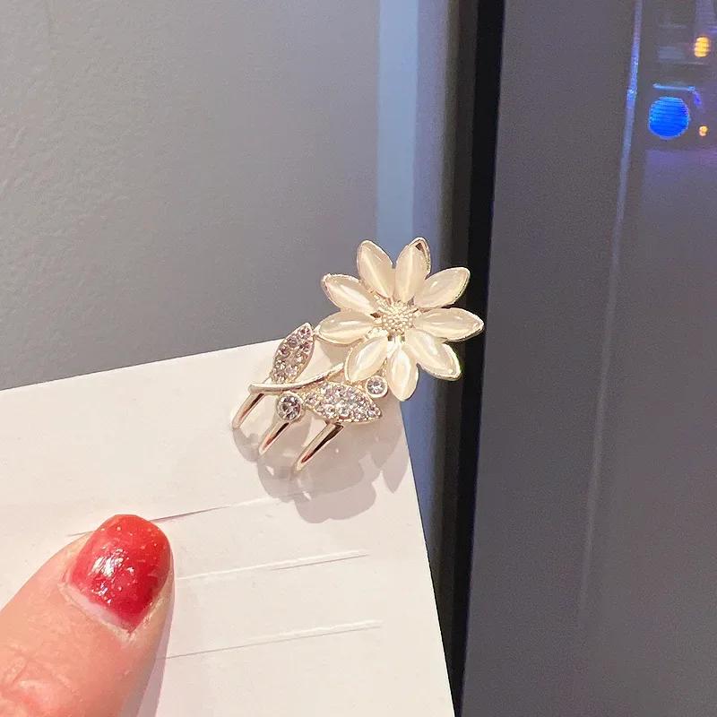 Fashionable Shiny Butterfly Hair Clips Fine Rhinestone Studded Metal Butterfly Small Hairpin Woman's Headwear