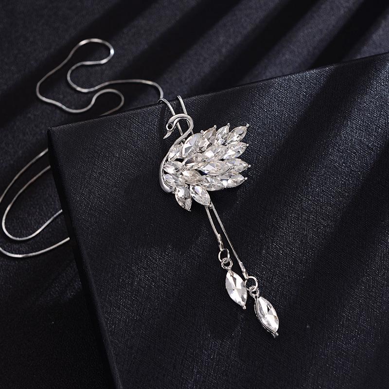 High-Quality Black Rose Necklace: Elegant Long Sweater Chain for Women