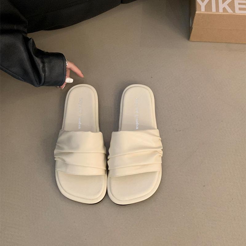 Silver flat-soled one-word drag shoes women's shoes wear new summer soft-soled beach sandals