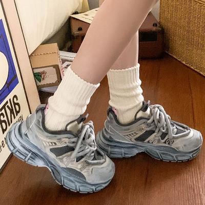 Легкие нескользящие кроссовки на платформе женские 2025 новые летние модели дышащие ретро универсальные увеличивающие рост популярные папины туфли