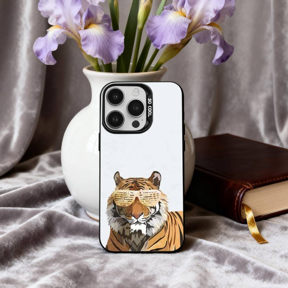 Милый арт с тигром Чехол для телефона Для iPhone17,16,15,14,13,12,11 Plus,Pro Max Конфетный Посеребренный Внутренний Чехол