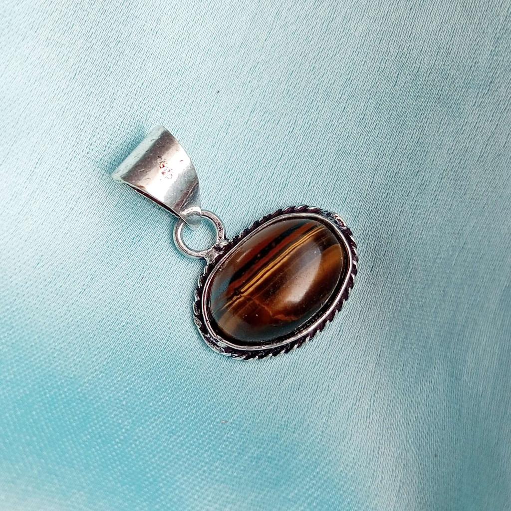 Tiger's Eye Gemstone 925 Sterling Silver Plated Oval Pendant Jewelry NST-J2H17672
