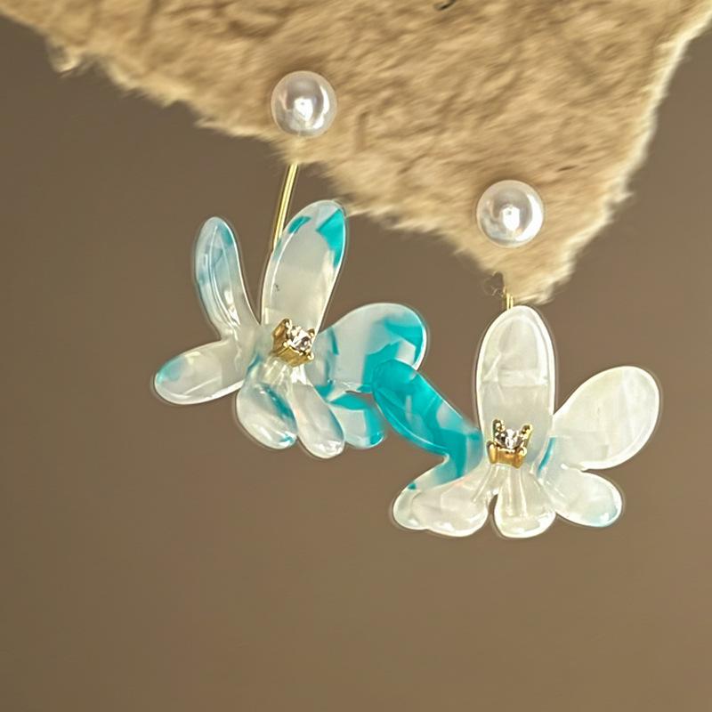 Богемные розовые серьги-кисточки с цветком из бисера и жемчуга