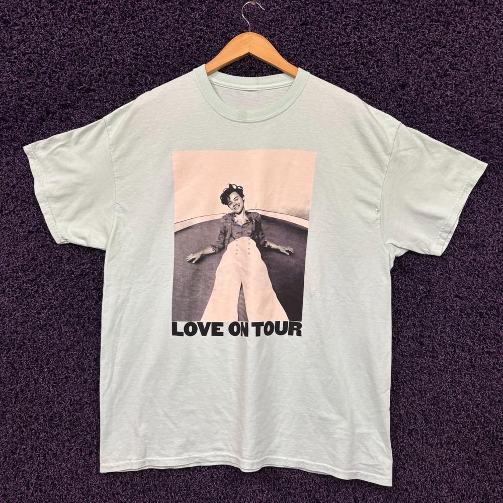 Футболка с портретом Гарри Стайлса Love on Tour Размер L Унисекс