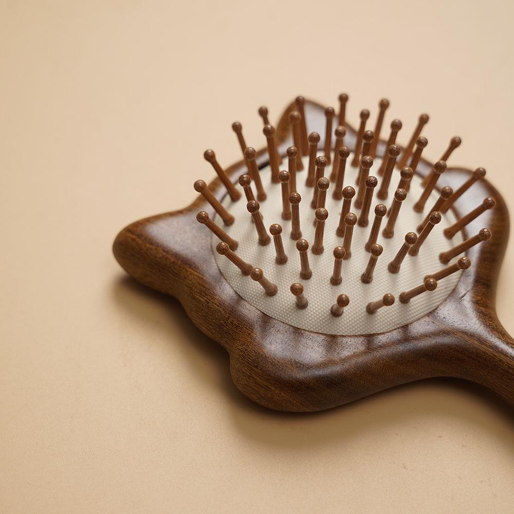 Расческа с воздушной подушкой в виде головы кошки из сандалового дерева для детей - гладкая и портативная парикмахерская щетка