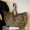 Manufacturer Leopard Print Big Bag Women 2025 New Trendy Short Trip Armpit Bag Large Capacity Commuter Tote Bag