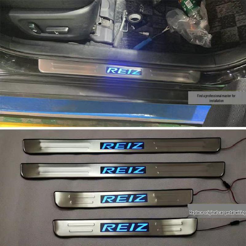 Светодиодная накладка на порог из нержавеющей стали для Toyota Ipsum 2003.