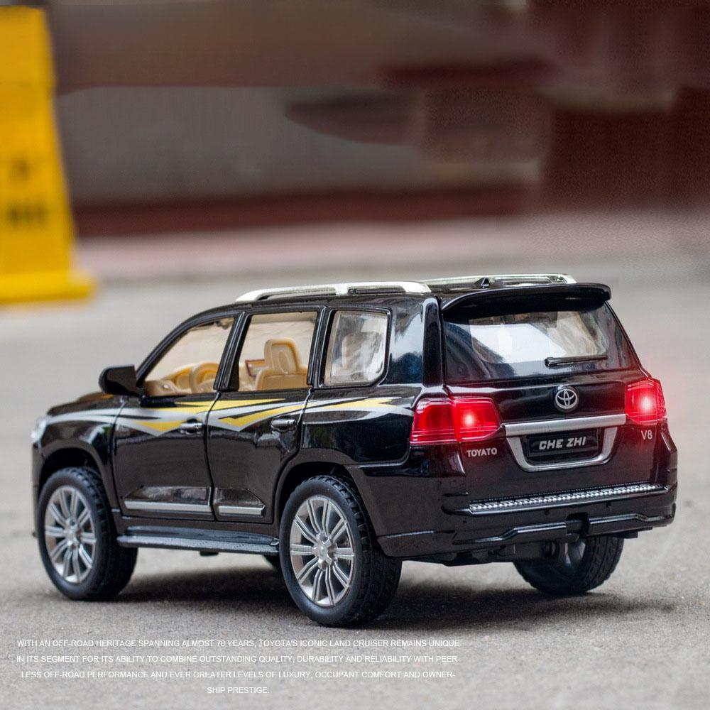 Масштаб 1/24 Toyota Land Cruiser, литая под давлением модель автомобиля, игрушечный автомобиль с откатным механизмом, звуком и светом для детей, коллекция подарков для мальчиков и девочек