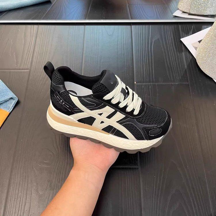 Увеличение роста 8 см спортивная обувь женская лето 2025 новая популярная на мягкой подошве повседневная спортивная маленькие белые туфли дышащая женская обувь