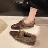 Модные туфли из овечьей шерсти для женщин Зима 2025 Новые флисовые модные туфли с острым носком Универсальные туфли на низком каблуке для женщин