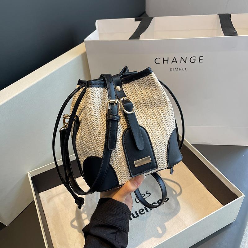 Плетеная сумка-ведро женская новая 2025 модная универсальная сумка через плечо с пэчворком повседневная сумка-мессенджер соломенная сумка