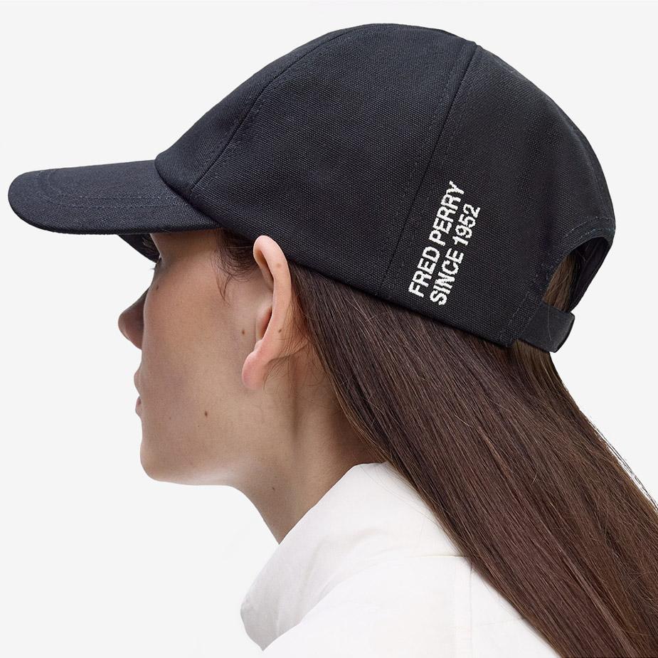 Fred Perry Кепка из плотного хлопка с ярким логотипом - Черный/Снежно-белый Cfpu2531294-843