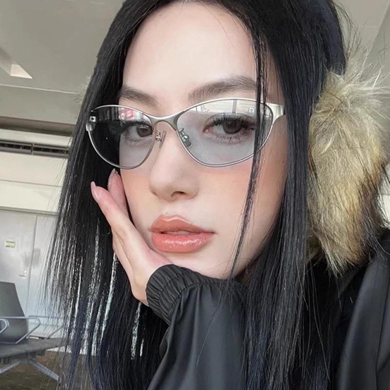 Metal Cat Eye Y2K Sunglasses Influencer Matched Unique Eyewear Street Snap UV Shield Fashion Shade Ladies Trendy Metallic Frame