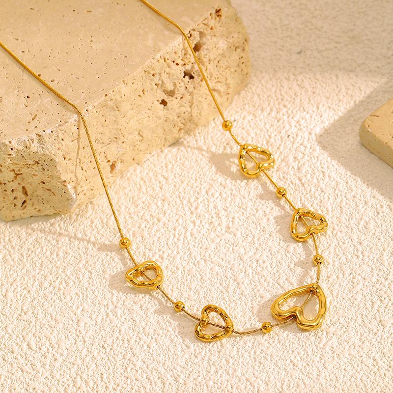 18K Gold Heart Stainless Steel Necklace For Women Luxury Premium Clavicle Chain Tarnish Free Titanium Steel Sweater Chain