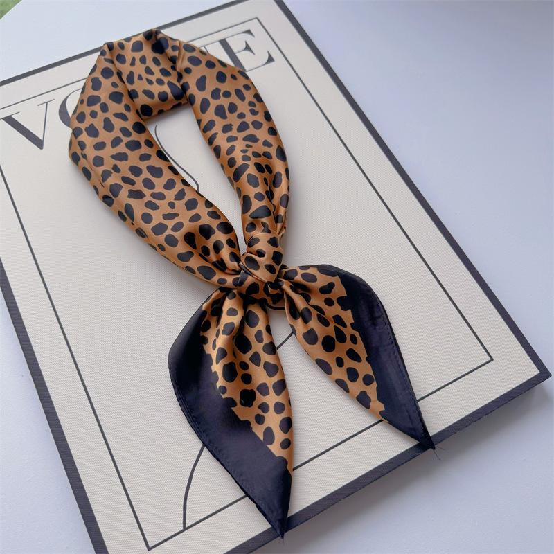 New Hundred Hundred Satin Letter Print Neckerchief 70×70 Silk Scarf Small Square Scarf High Sense of French Scarf