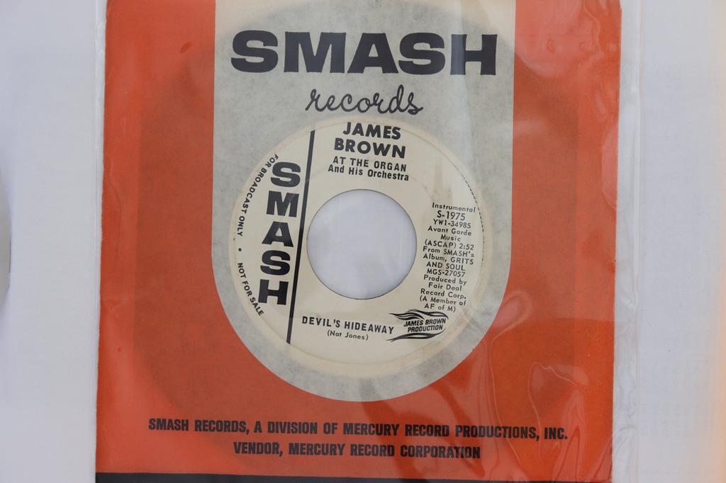 7inch Record JAMES BROWN & HIS ORCHESTRA - Devil's Hideaway / Who's Afraid Of S1975 Smash Records 1965 US Soul/Funk Used
