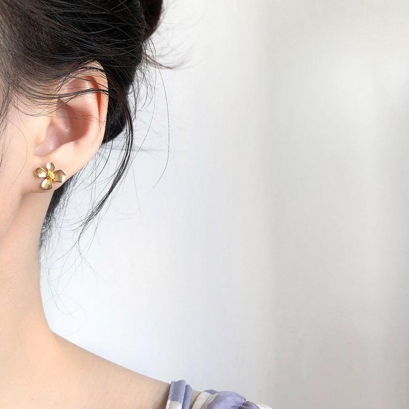 Korean Gardenia Earrings Sweet and Elegant Everyday