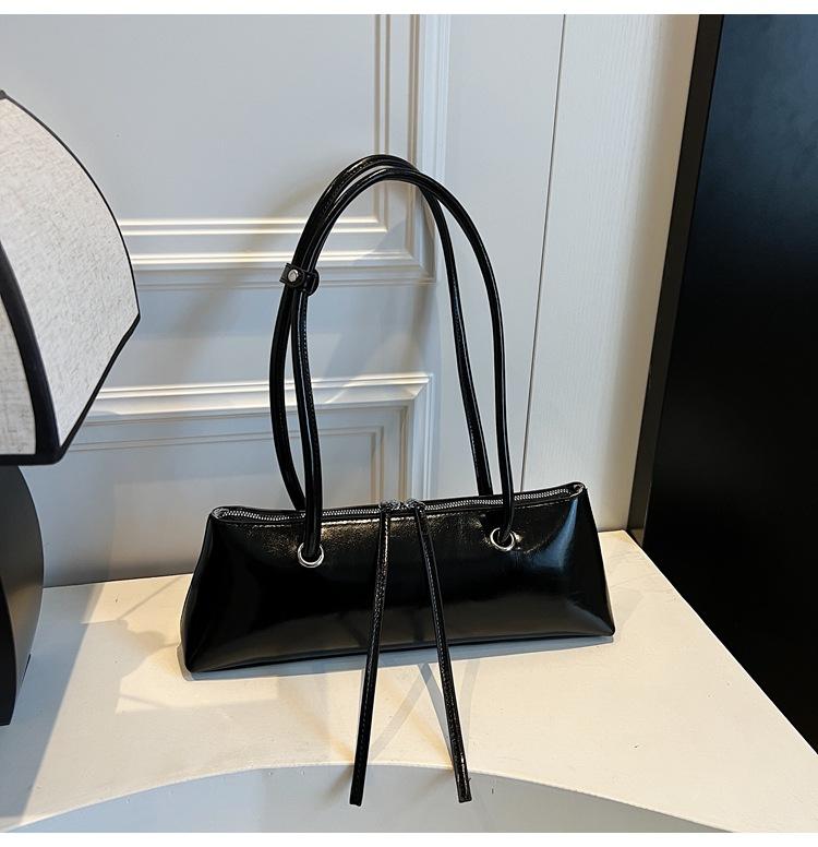 Сумка премиум-класса большой вместимости женская 2025 новая нишевая модная универсальная сумка-багет на одно плечо под мышкой