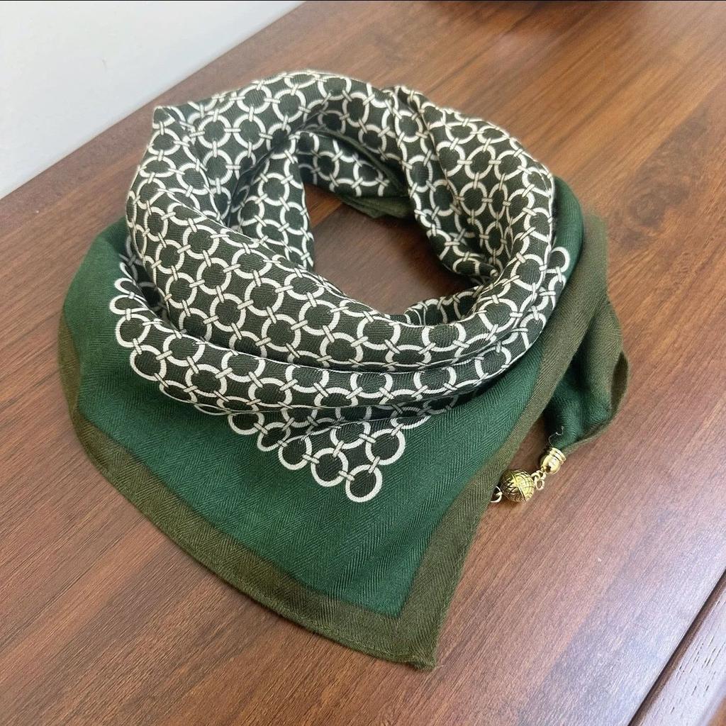 Print Magnetic Buckle Silk Scarf For Women Triangle Neck Scarf For Autumn And Winter Warmth And Cold Resistance Fashion Scarves