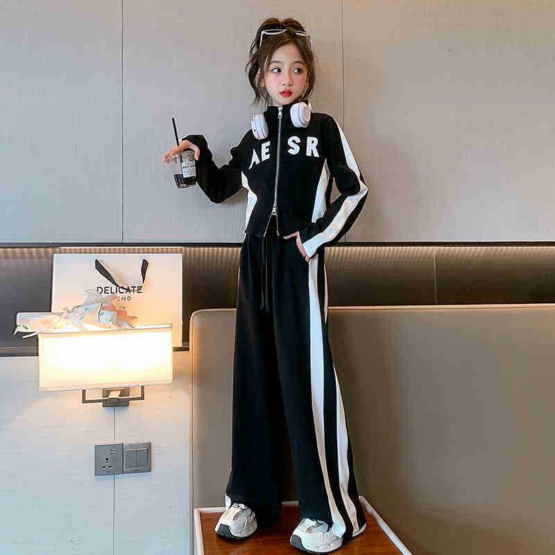 Girls' Autumn Leisure Suits: Striped Sports Pants & Stylish Sweatshirts, Two-Piece Set for Older Kids – Perfect for Spring & Fall.