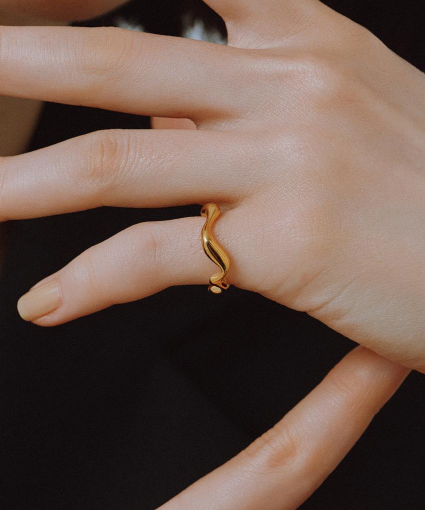 Кольцо-мизинец Novice Tokyo Lava Pinky Ring [Нержавеющая сталь] / Золото