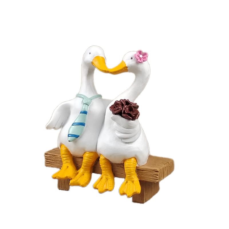 Duck Ornament for Home and Bedroom, Outdoor Courtyard, Garden Decoration, Resin Crafts, Creative Wedding Gift, Couple