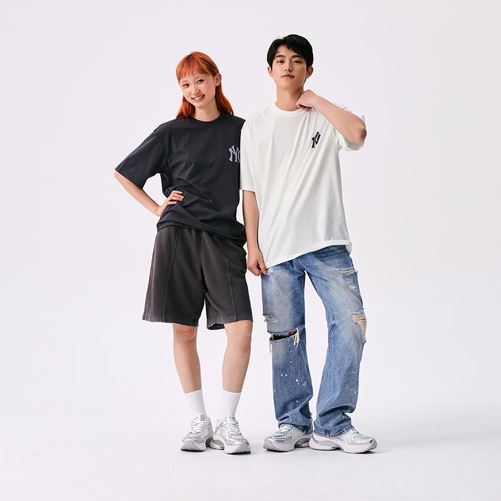 New MLB MONOGRAM Collection New York Yankees SS25 T Shirt Unisex Ivory 3ATSM1053-50IVS