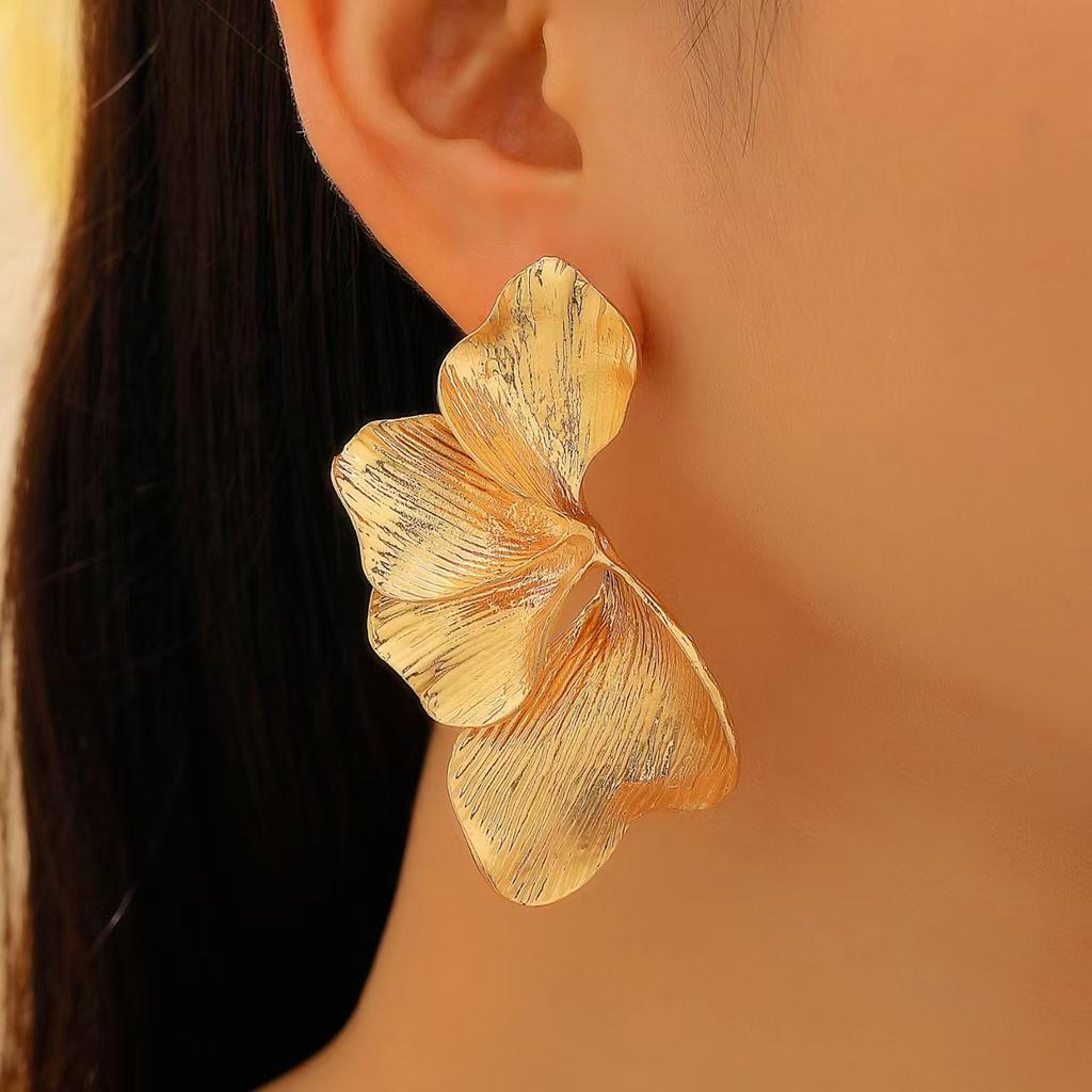 Европейские и американские серьги из сплава в стиле холодного ветра, женские ретро серьги в виде листьев, трансграничная бижутерия, модные серьги женские