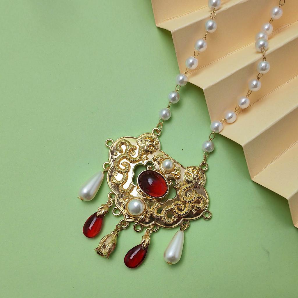 Стильное китайское ожерелье с кулоном в виде старинного колокольчика. Искусно выполненный аксессуар для ожерелья, идеально подходящий для любителей ханьфу.