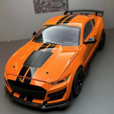 Новый Большой 1:18 Ford Mustang GT500 Миниатюрный литой металлический седан Модель стола Настольная коллекция Украшения Трендовые украшения Детские игрушки