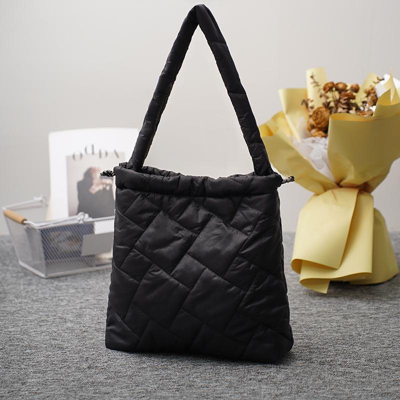 Зимняя сумка-тоут женская большая вместительная сумка Diamond Down Bag повседневная универсальная сумка через плечо Super Fire Cloud Tide