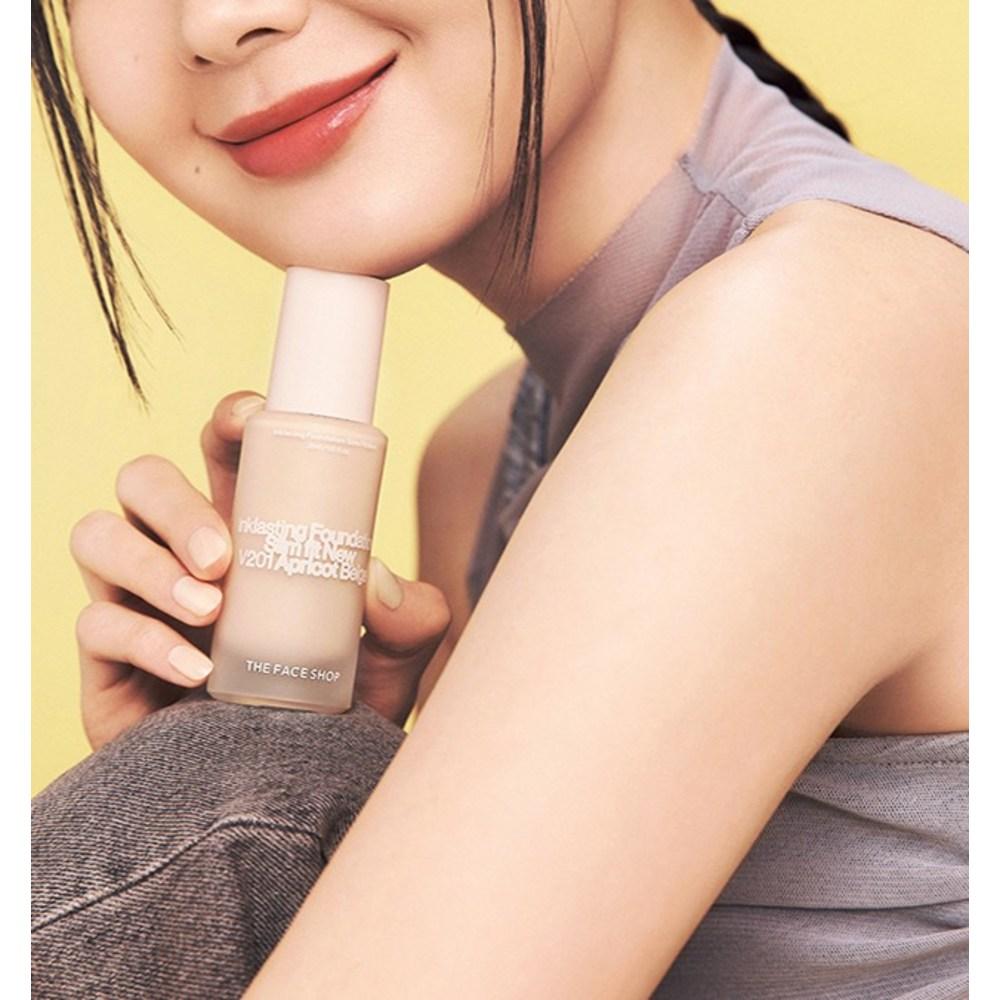 The Face Shop Ink Lasting Foundation Healthy Glow, V201 Apricot Beige, 1 Piece