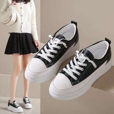 Легкие, простые и модные маленькие белые туфли 2024 года, весна и осень, популярные, красивые, повседневные, универсальные, на резинке, на платформе маффин, женские